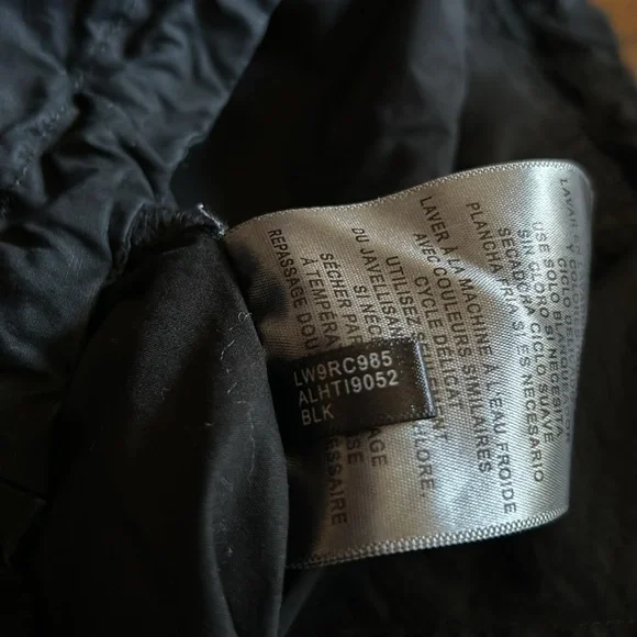 Levi Strauss black Wind/ rain coat longer hem on back. Draw strings also. EUC. - Picture 13 of 13